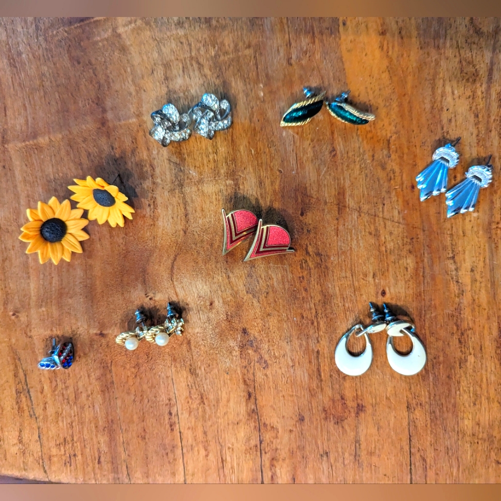 Vintage 80's 8 Pairs Of Stud Earrings